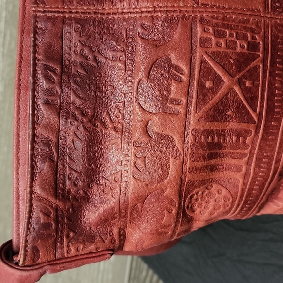 Hand tooled leather crossbody bag - Picture 6 of 6